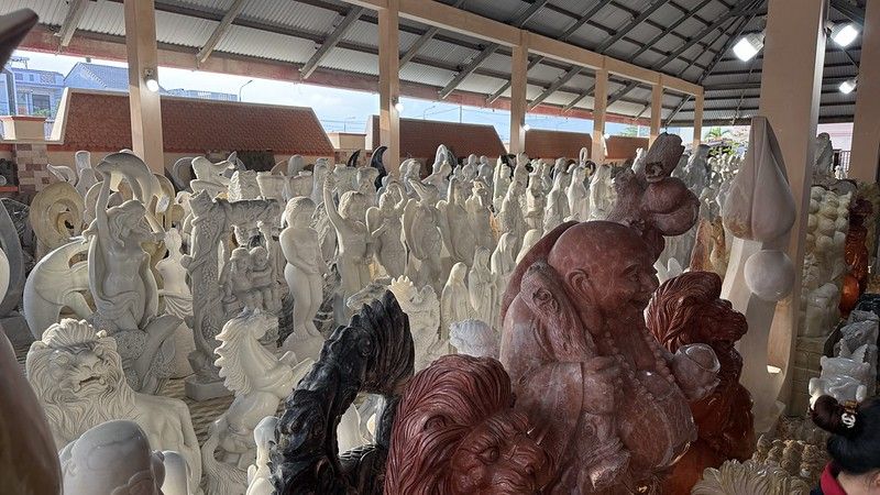 Hundreds of marble sculptures and statues for sale